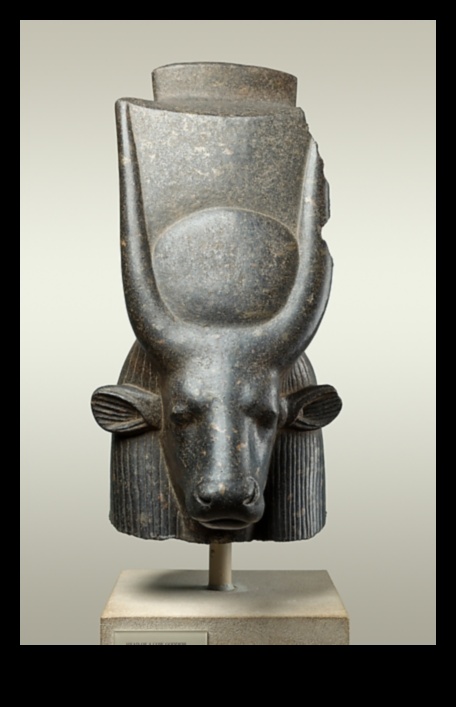 Θεά Χάθορ: Η θεότητα με κεφάλι αγελάδας στην αιγυπτιακή τέχνη