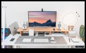 Βασικά στοιχεία γραφείου: Ηλεκτρονικά που πρέπει να έχετε για να βελτιστοποιήσετε τη ρύθμιση του γραφείου σας